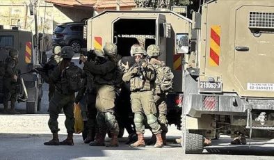 İsrail Ordusu Batı Şeria’daki Tel Beldesinde 40’tan Fazla Filistinliyi Gözaltına Aldı