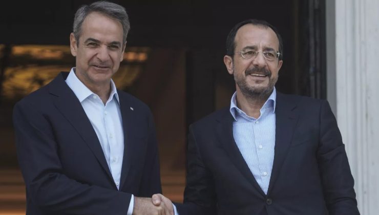 Hristodulidis Kritik BM Temasları Öncesinde Atina’da Miçotakis ile Görüştü