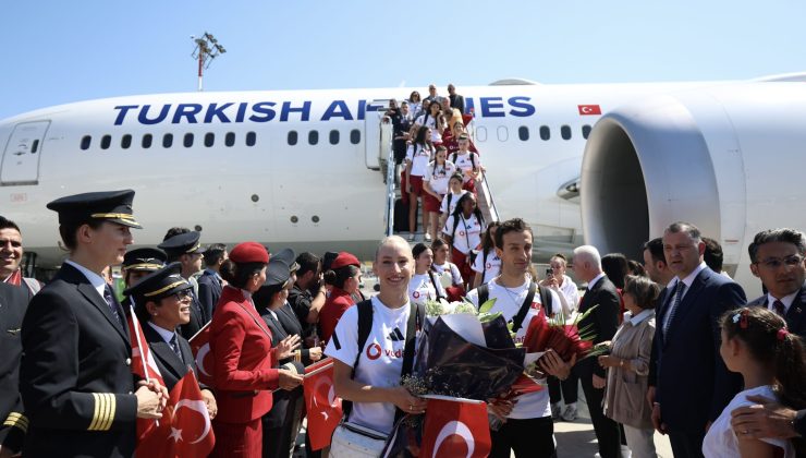 Milletler Ligi Şampiyonu “Filenin Sultanları” Yurda Döndü