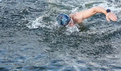 Polonyalı Yüzücü Bartlomiej Kubkowski Baltık Denizi’ni Yüzerek Geçen İlk Kişi Oldu