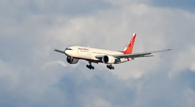 Air India Uçağı Türbülansa Girdi14 Kişi Yaralandı