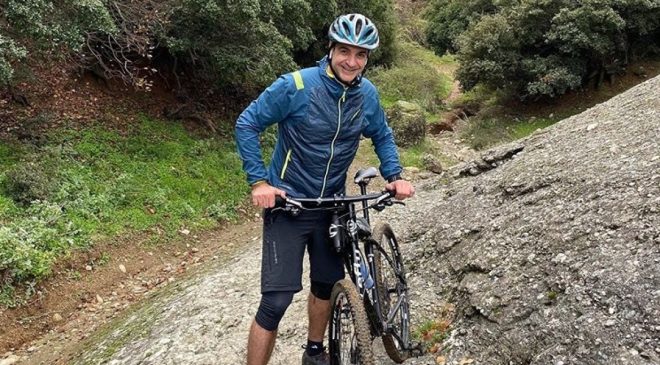 Yunanistan Başbakanı Miçotakis Bisiklet Kazası Geçirdi