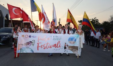 15. Yeniboğaziçi Pulya ve Uluslararası Halk Dansları Festivali Görkemli Törenle Başladı