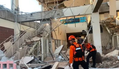 Endonezya’daki 7,7 Büyüklüğündeki Depremde Can Kaybı 51’e Çıktı