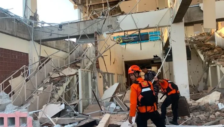 Endonezya’daki 7,7 Büyüklüğündeki Depremde Can Kaybı 51’e Çıktı