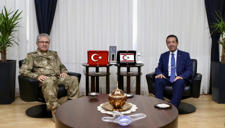 Dışişleri Bakanı Tahsin Ertuğruloğlu, TC Kara Kuvvetleri Komutanı Orgeneral Metin Tokel’i Kabul Etti