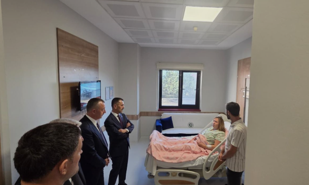 Girne’deki gemi kazasından kurtarılan hamile kadına Kocaeli’de geçmiş olsun ziyareti