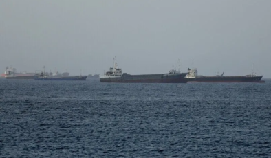 İran, Hürmüz Boğazı’ndan geçmeye çalışan Togo bayraklı petrol tankerini vurduğunu açıkladı