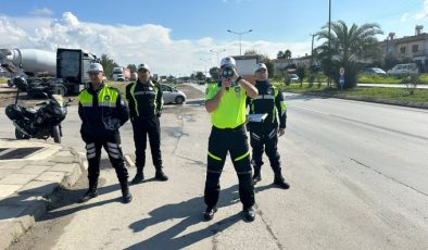 Trafik denetimlerinde 248 sürücü rapor edildi, 24 araç trafikten men edildi