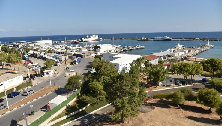Girne açıklarında batan gemide kaybolan 13 kişiyi arama çalışmaları devam ediyor