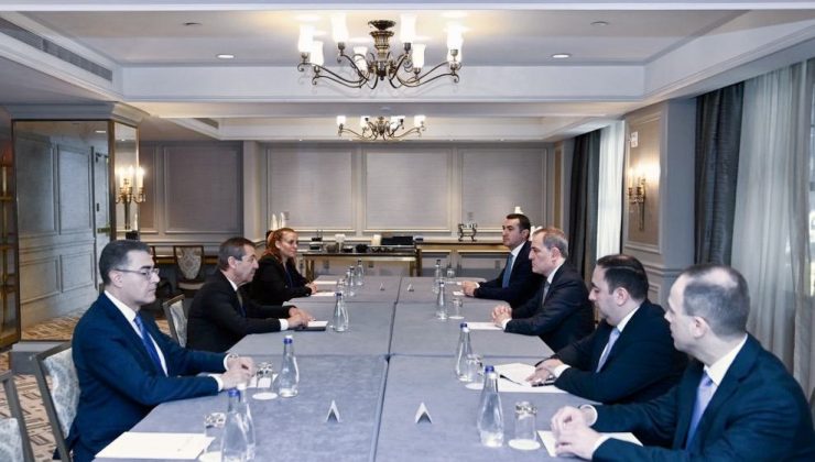 Dışişleri Bakanı Ertuğruloğlu, New York’ta Azerbaycanlı mevkidaşı Bayramov ile görüştü