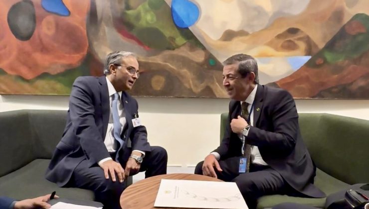 Dışişleri bakanı tahsin ertuğruloğlu, eit genel sekreteri khan ile new york’ta görüştü