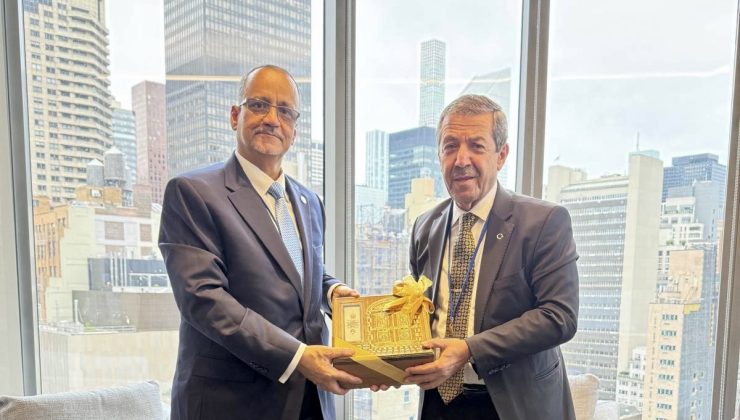 Dışişleri bakanı ertuğruloğlu, iit genel sekreteri ahmed ile new york’ta görüştü