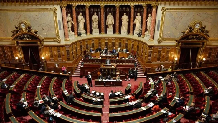 Fransa’da kısmi Senato seçimleri için oy verme işlemi başladı