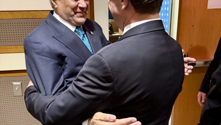 Tahsin Ertuğruloğlu, Pakistan Dışişleri Bakanı Mohammad Ishaq Dar ile New York’ta görüştü