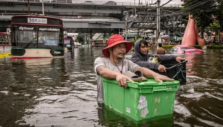 Tayland’ın başkenti Bangkok’ta sel nedeniyle binlerce kişi tahliye edildi