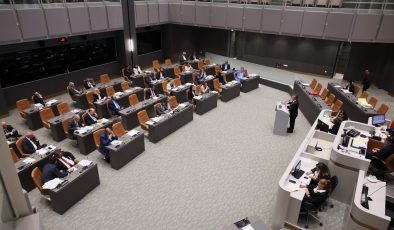 Karma oyun kaldırılmasını içeren seçim ve halkoylaması yasası meclis’te kabul edildi