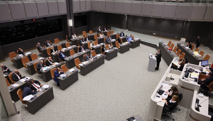 Karma oyun kaldırılmasını içeren seçim ve halkoylaması yasası meclis’te kabul edildi
