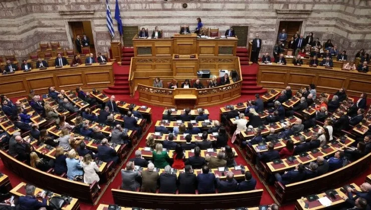 Yunanistan’da PASOK’tan hükümete silahlanma programlarında şeffaflık çağrısı