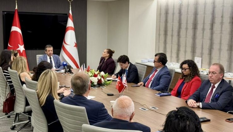 Ertuğruloğlu, Washington’da Kıbrıslı Türkler ve öğrencilerle bir araya geldi